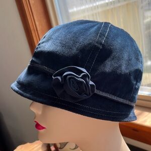 NWT Goorin Brothers of San Francisco Blue Velvet Cloche Style Fully Lined Hat 🧢